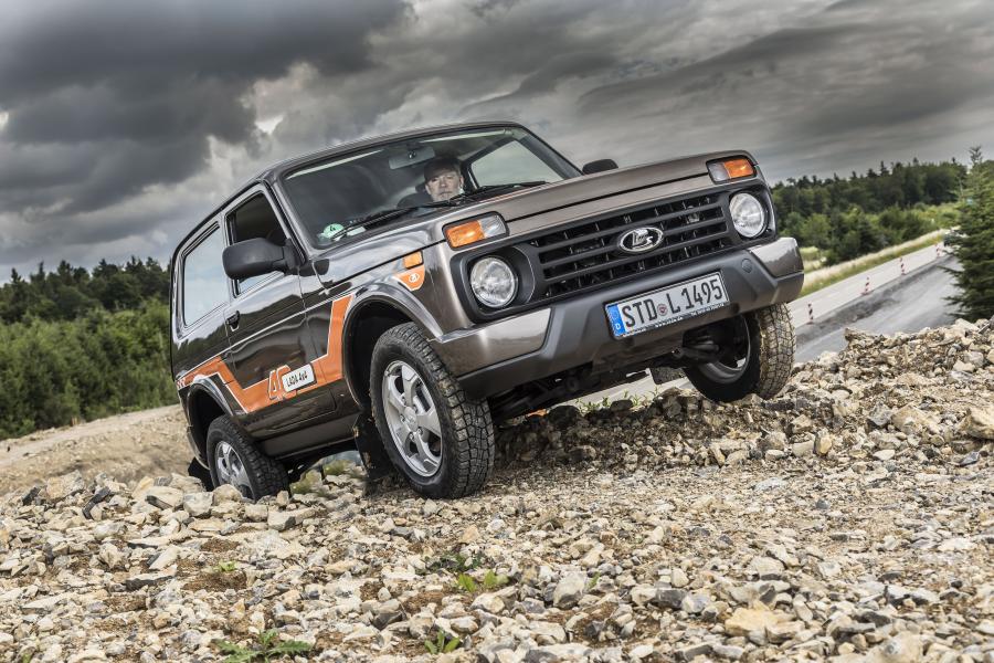  Lada 4x4 Urban (21214-57) 2015 года  (GER) (фото 1 из 13)